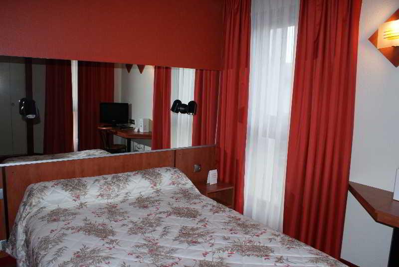 Inter-Hotel Toulouse Aeroport ブラニャック エクステリア 写真